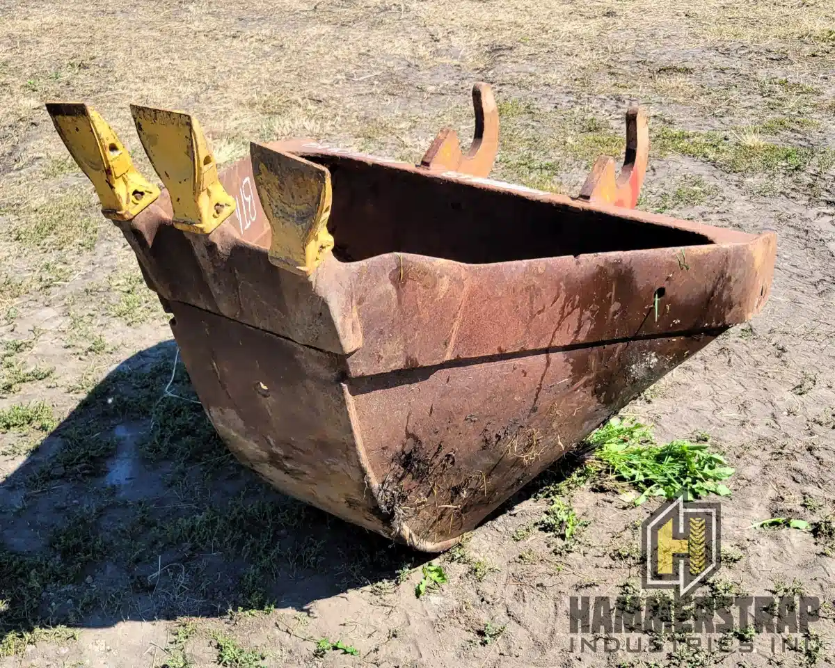 Gallery image 1 for Unspecified Excavator Hoe Ditching Digging V Bucket w/ Replaceable Teeth Bucket