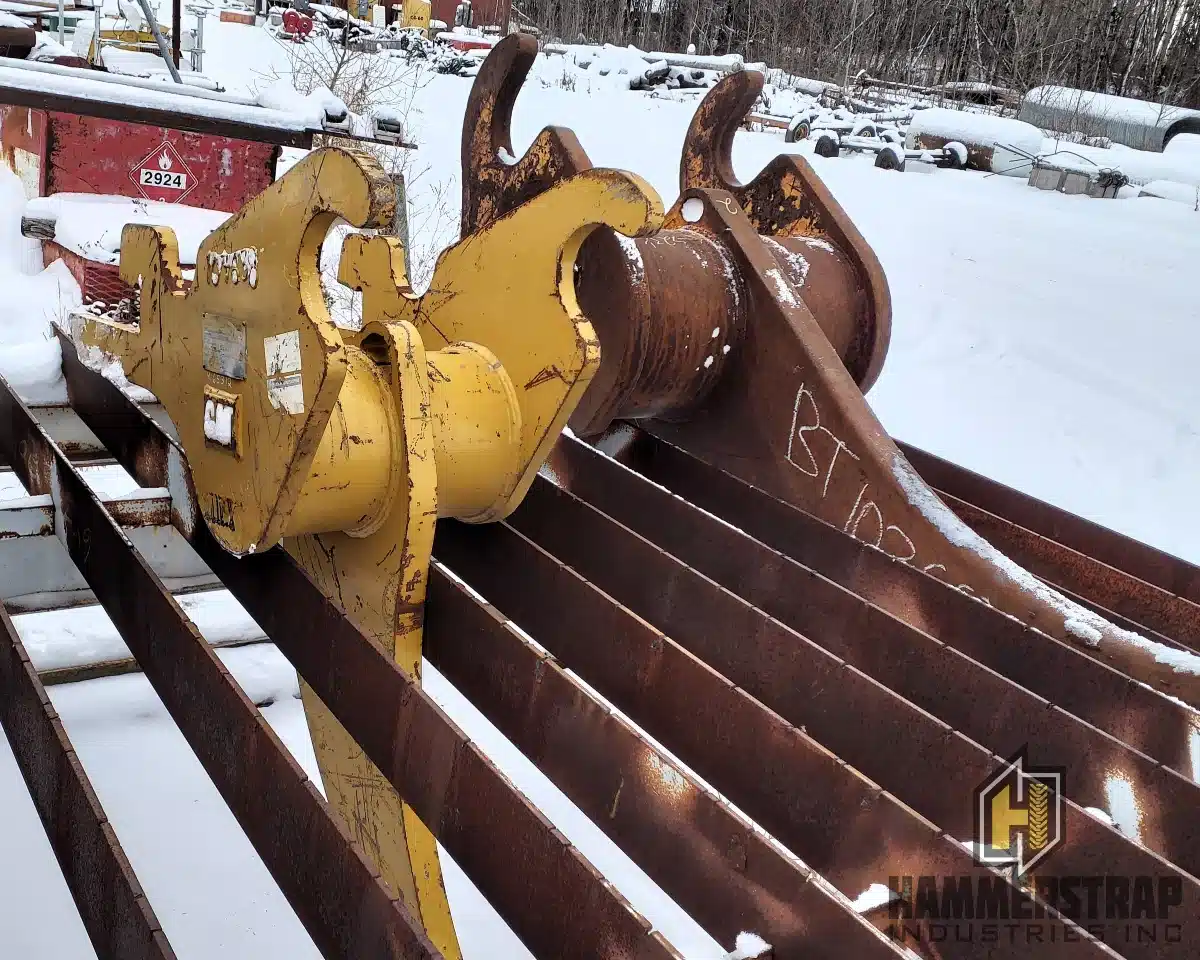 Gallery image 2 for Caterpillar CAT Ripper Fits 315 320 Excavators Track Hoes Ripper