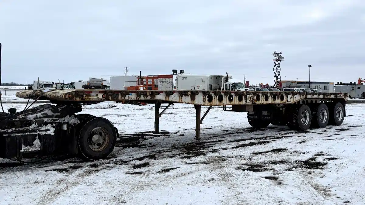 Gallery image 2 for Used 1996 ALCO Industrial 48 Ft Tridem Tri Axle Flatbed Oilfield Trailer Trailer - Flat Deck