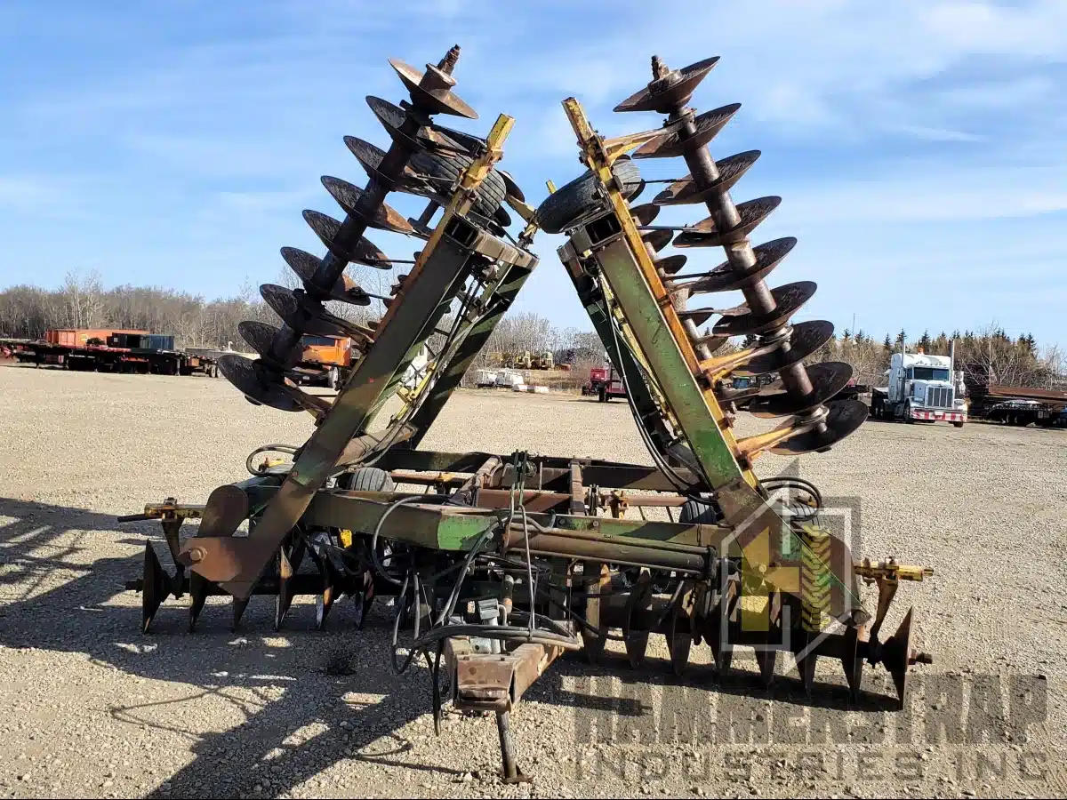 Gallery image 2 for Used John Deere 330 Disc