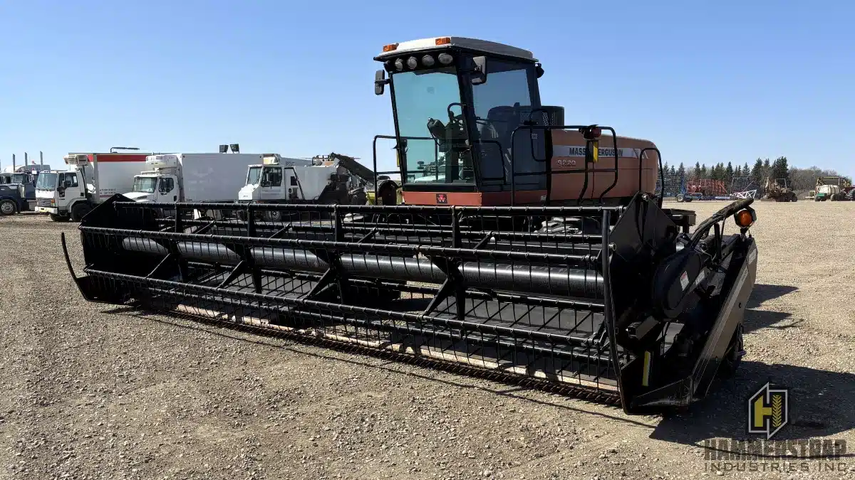 Gallery image 1 for Used 2005 Massey Ferguson 9220 Windrower