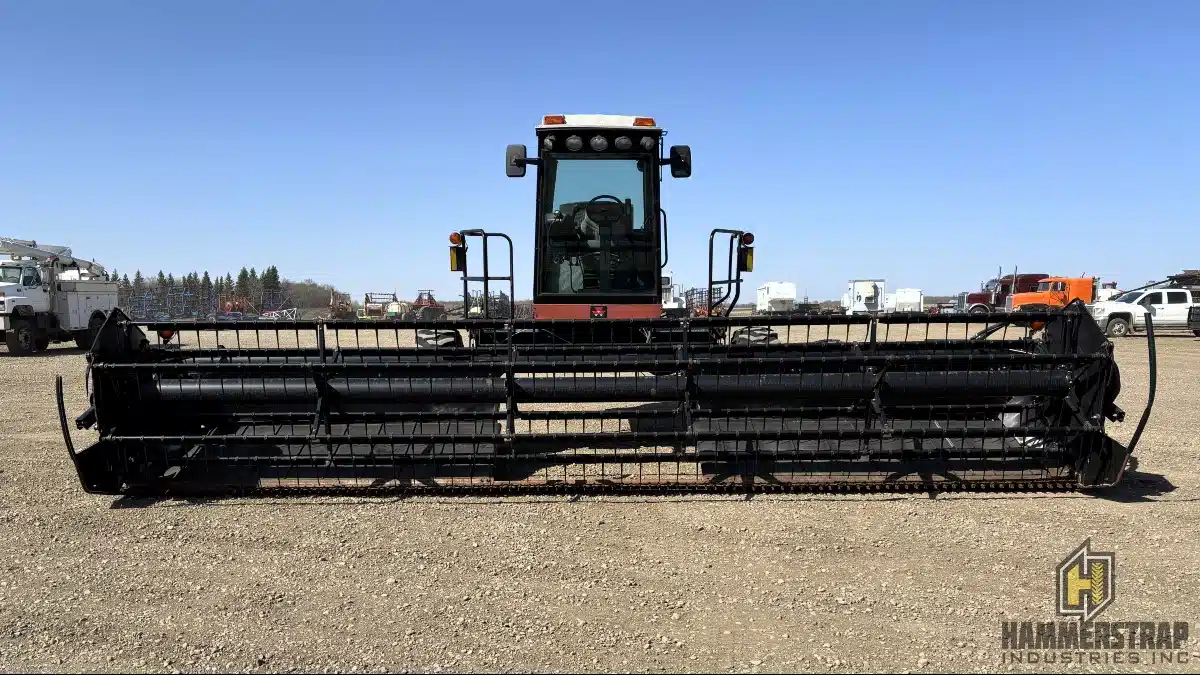 Gallery image 2 for Used 2005 Massey Ferguson 9220 Windrower