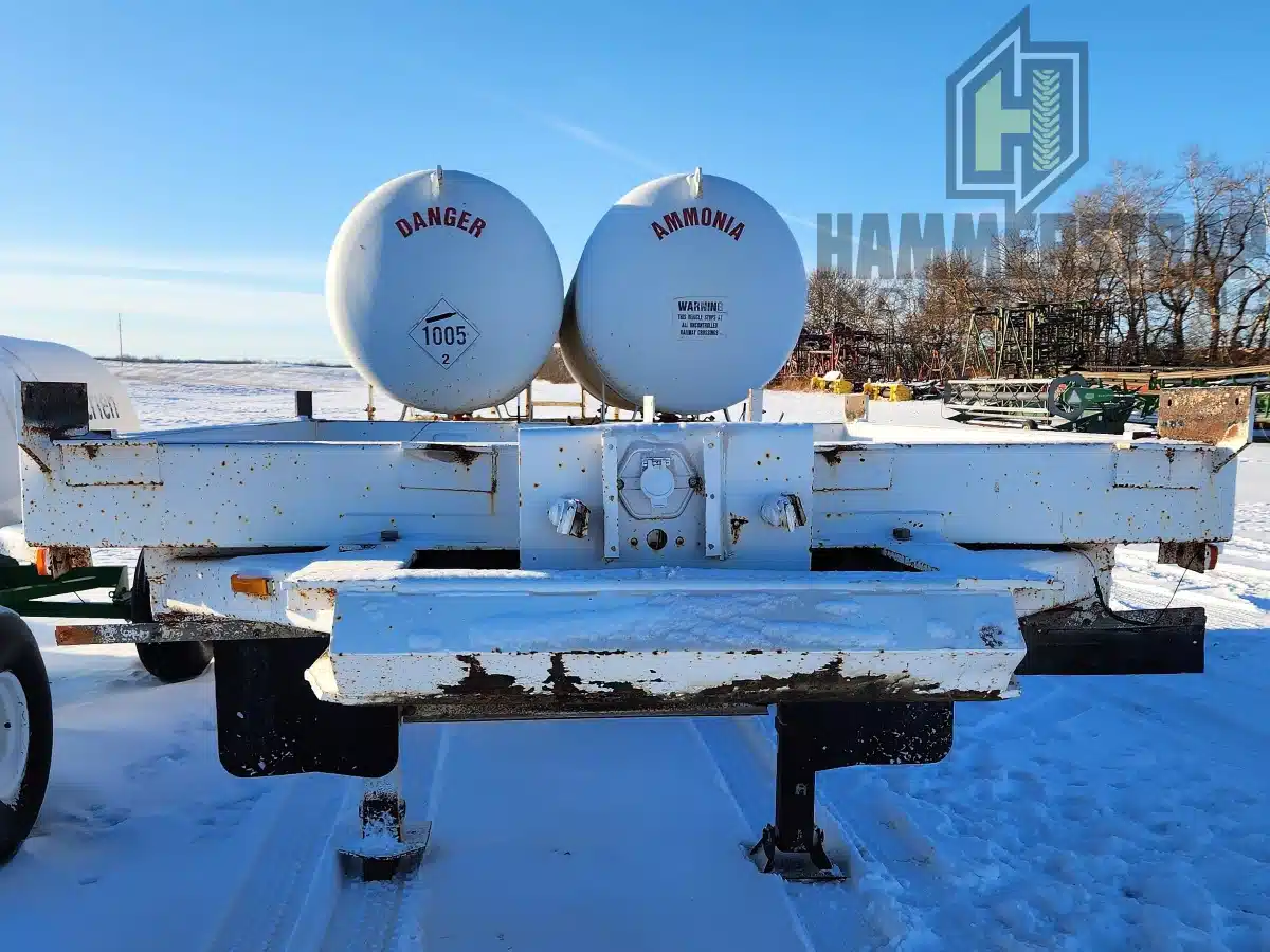 Gallery image 2 for Used Custom Built 2000 GAL T/A Fertilizer Nurse Tank NH3 Cart Fertilizer Tank