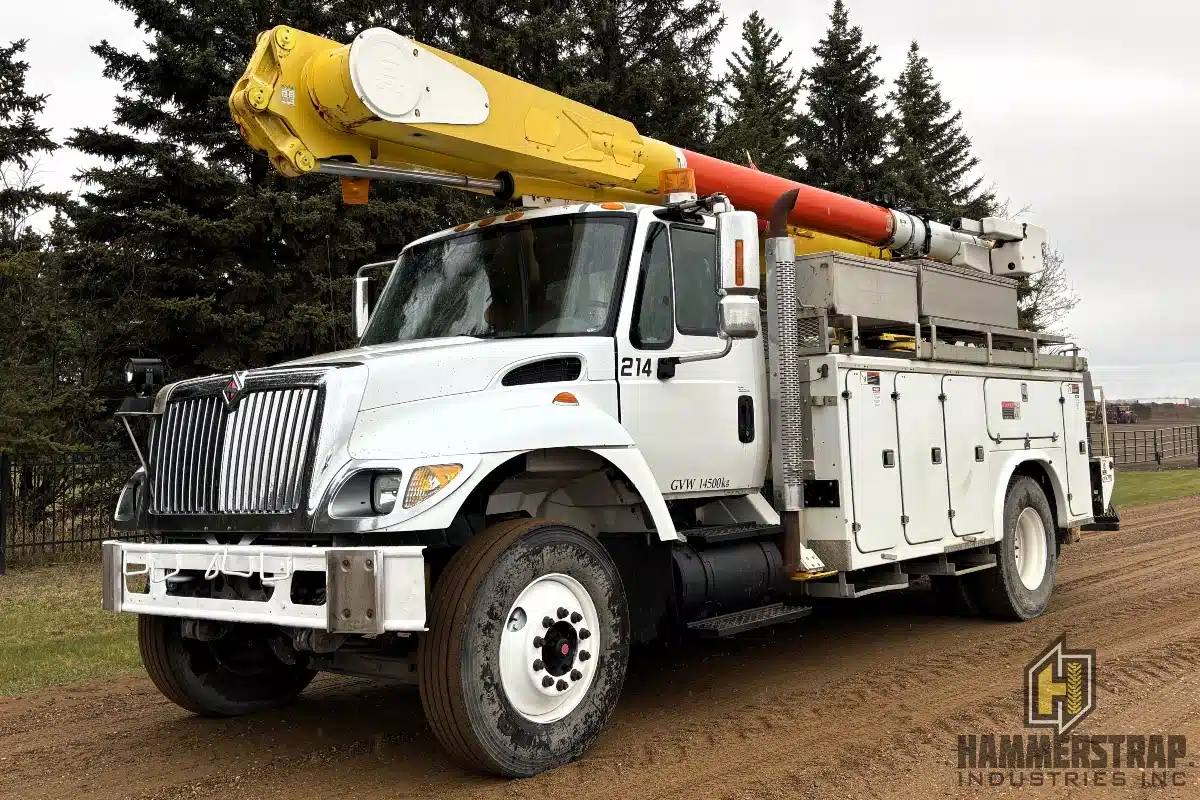 Gallery image 1 for Used 2002 International 7400 Bucket & Digger Derrick Truck w/ ALTEC AM650 Boom Crane Truck - Boom