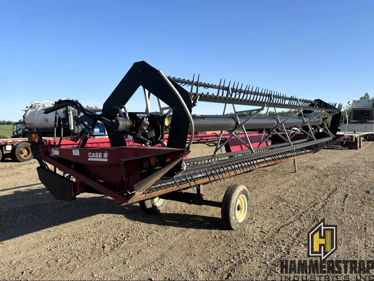 Gallery image 1 for Used 2006 Case IH DHX252 Header - Draper