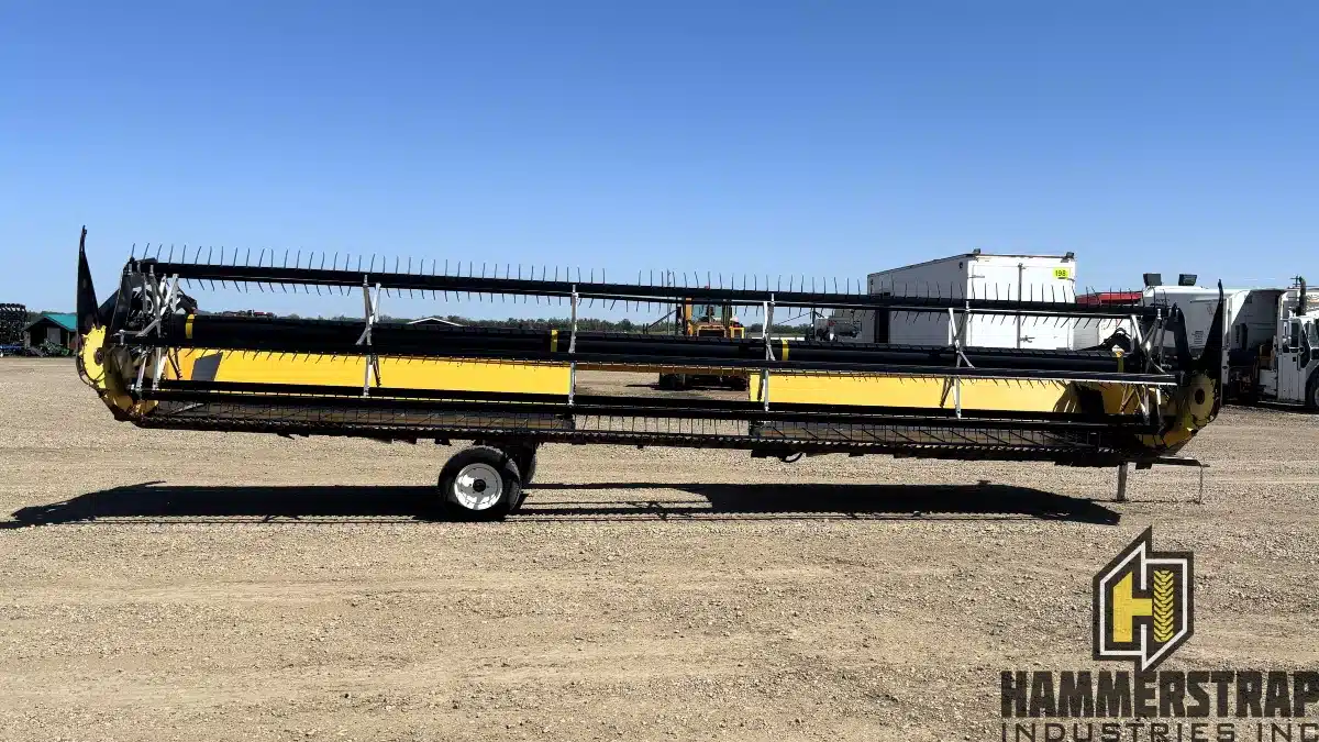 Gallery image 2 for Used 2014 New Holland DuraSwath 430HB 30 Ft Draper Swather Header Header - Draper