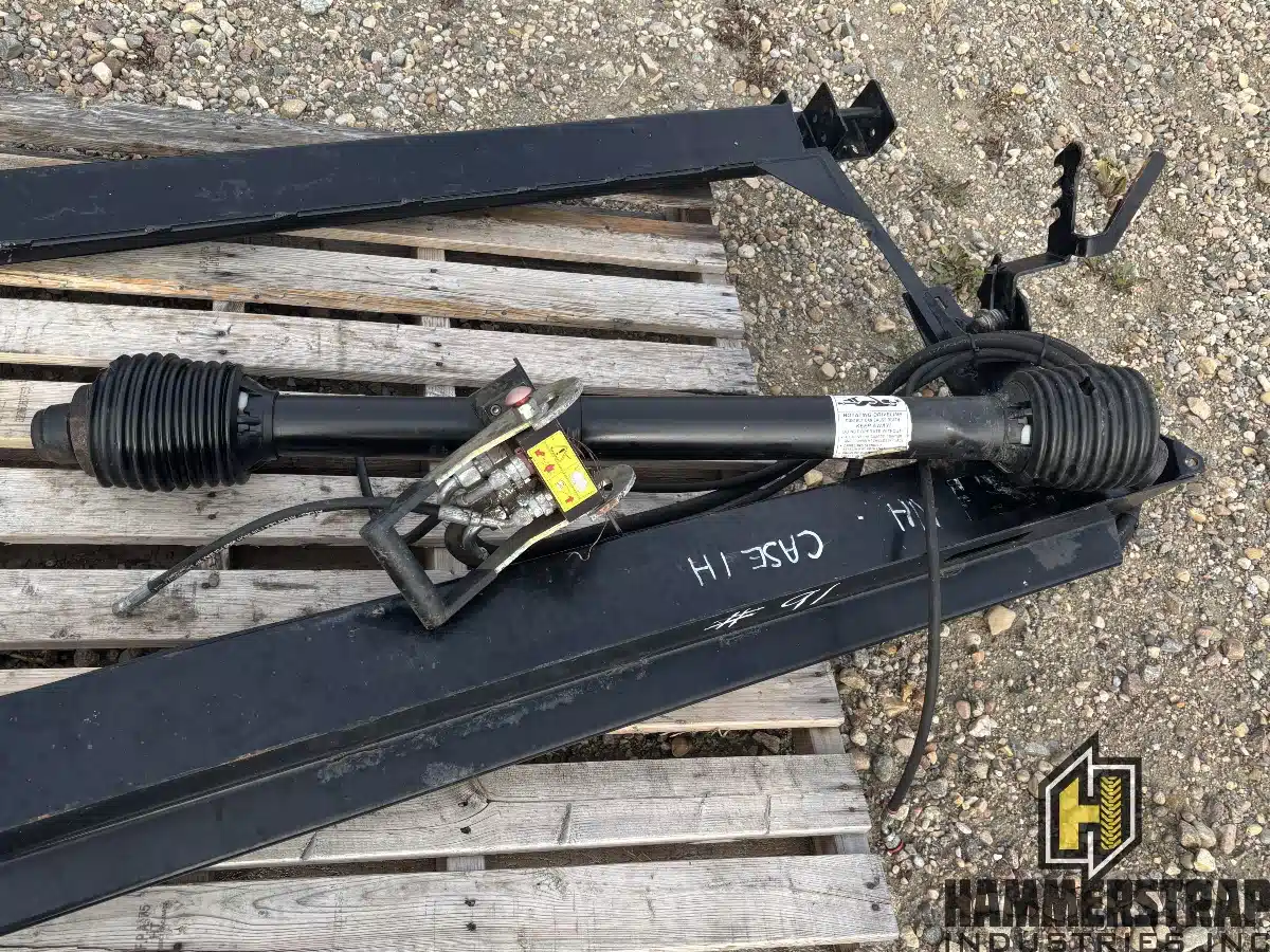 Gallery image 2 for Used MacDon CNH CA20 / CA25 Combine Completion Kit Combine Attachment