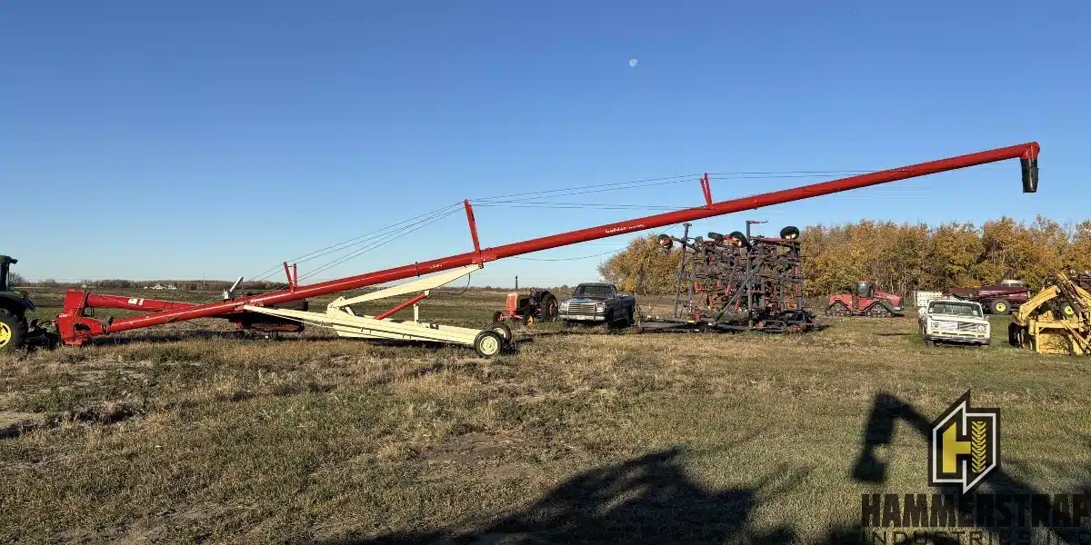 Gallery image 1 for Used Buhler Farm King 1385 Grain Auger