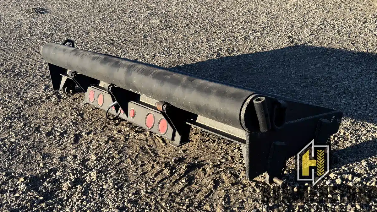 Gallery image 1 for Used Unspecified 10 Ft Wide Semi Trailer Live Roll Trailer Attachment