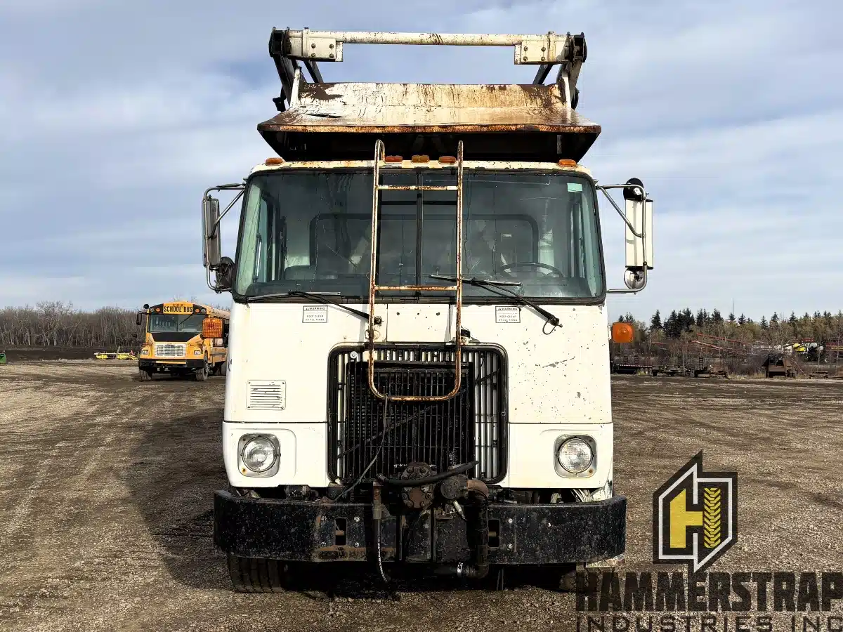 Gallery image 2 for Used 1995 White GMC VOLVO Xpeditor WX Tandem Axle Front Load Refuse Waste Sanitation Garbage Collection Packer Truck Truck - Service