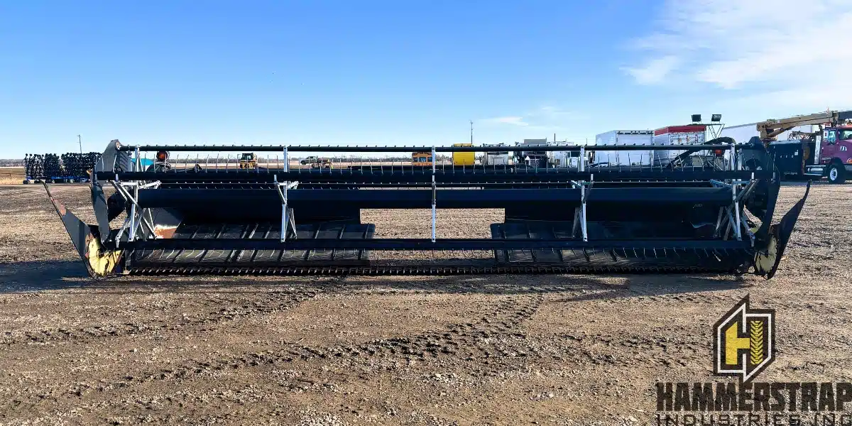 Gallery image 2 for Used Massey Ferguson 5200 Header - Draper