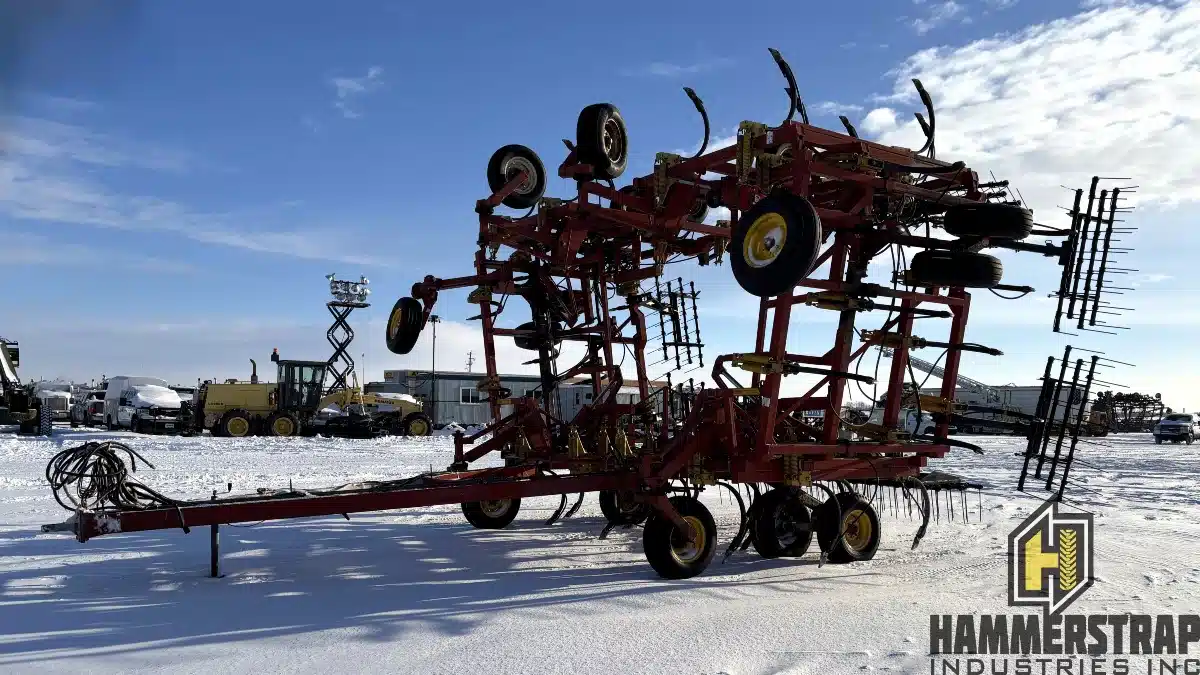Used Bourgault 9200 Chisel Plow