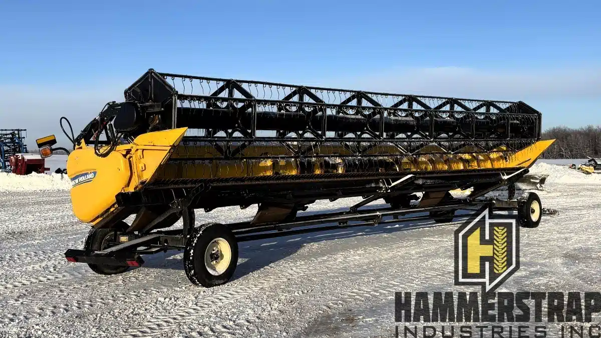 Gallery image 1 for 2017 New Holland 760CG Header - Auger