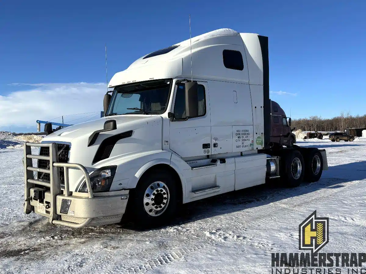 2014 Volvo VNL Tandem Axle Sleeper Semi Truck Semi-Truck