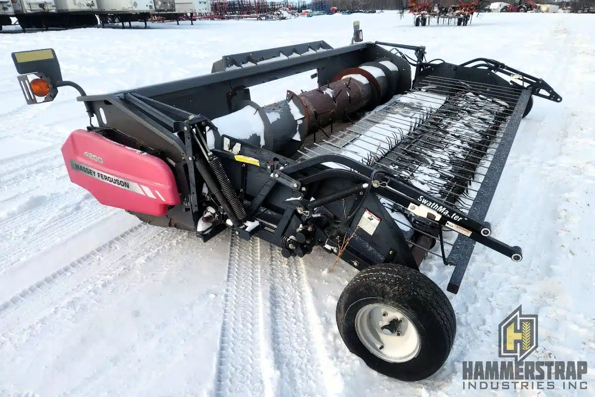 Gallery image 2 for 2009 Massey Ferguson 4200 Header - Pickup