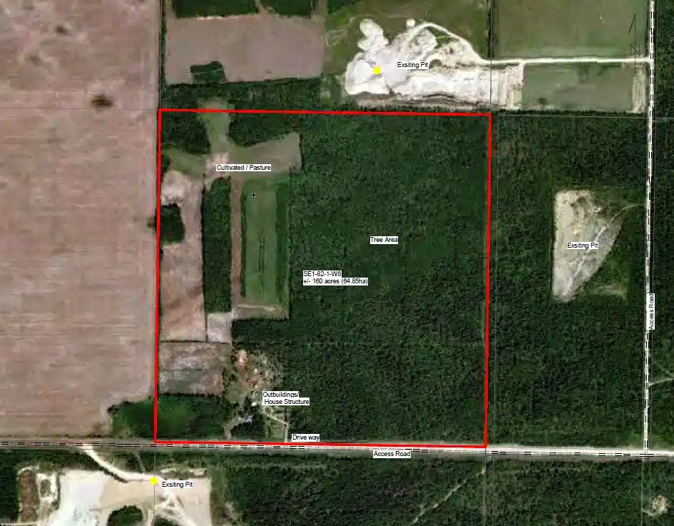 Photo de la Galerie 1 pour GRAVEL PIT PROPERTY - 160 acres, Near Whitelaw, AB Autre