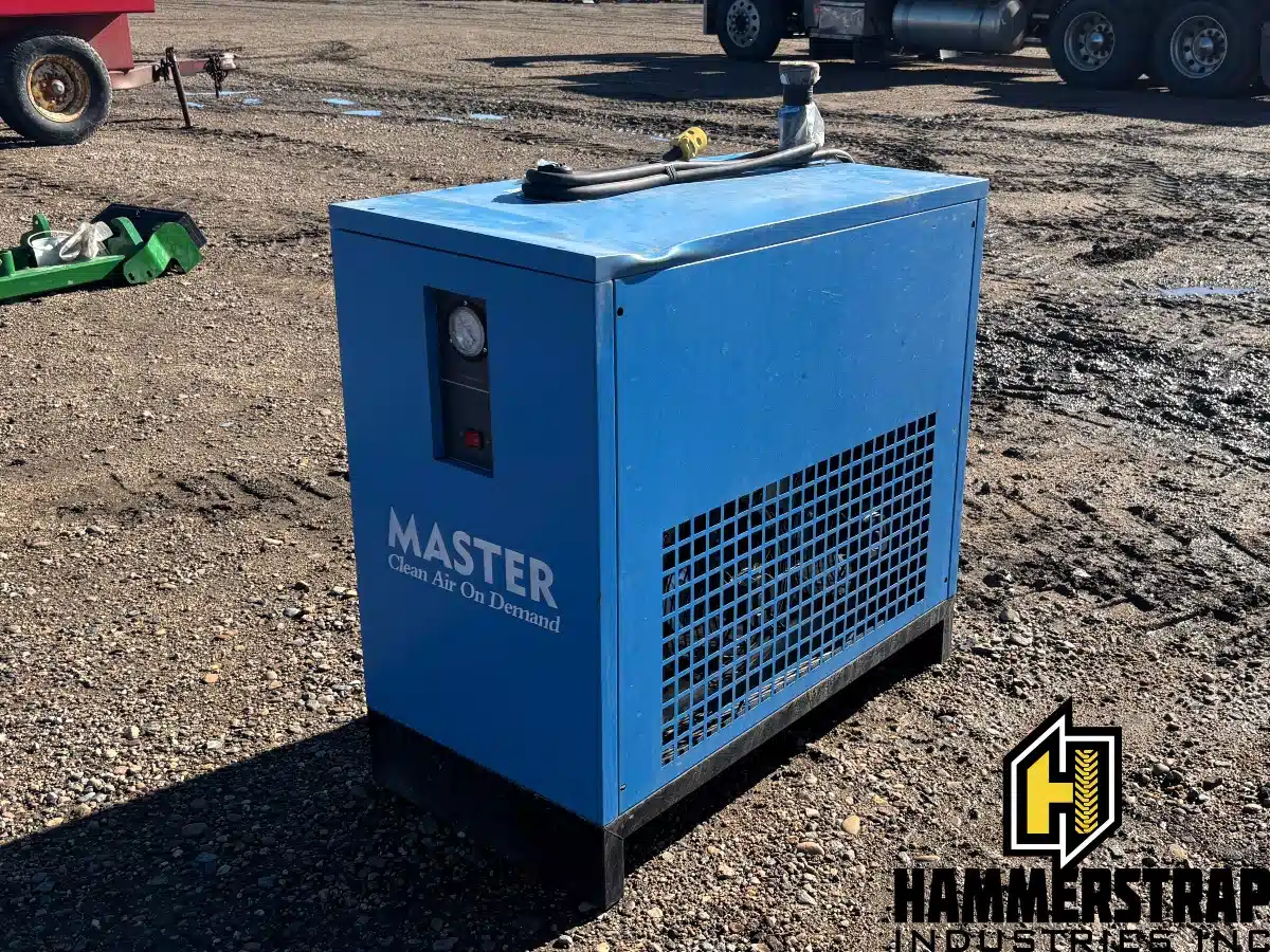 Gallery image 1 for 2022 MASTER AIRE MSTD 30/3.8F 135 CFM Air Refrigeration Dryer Compressor