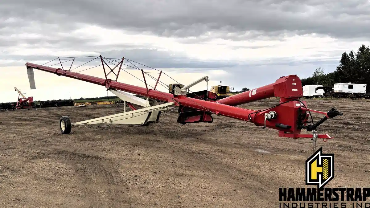 Photo de la Galerie 1 pour Buhler Farm King 1370 13 inch x 70 Ft Swing Grain Tarière