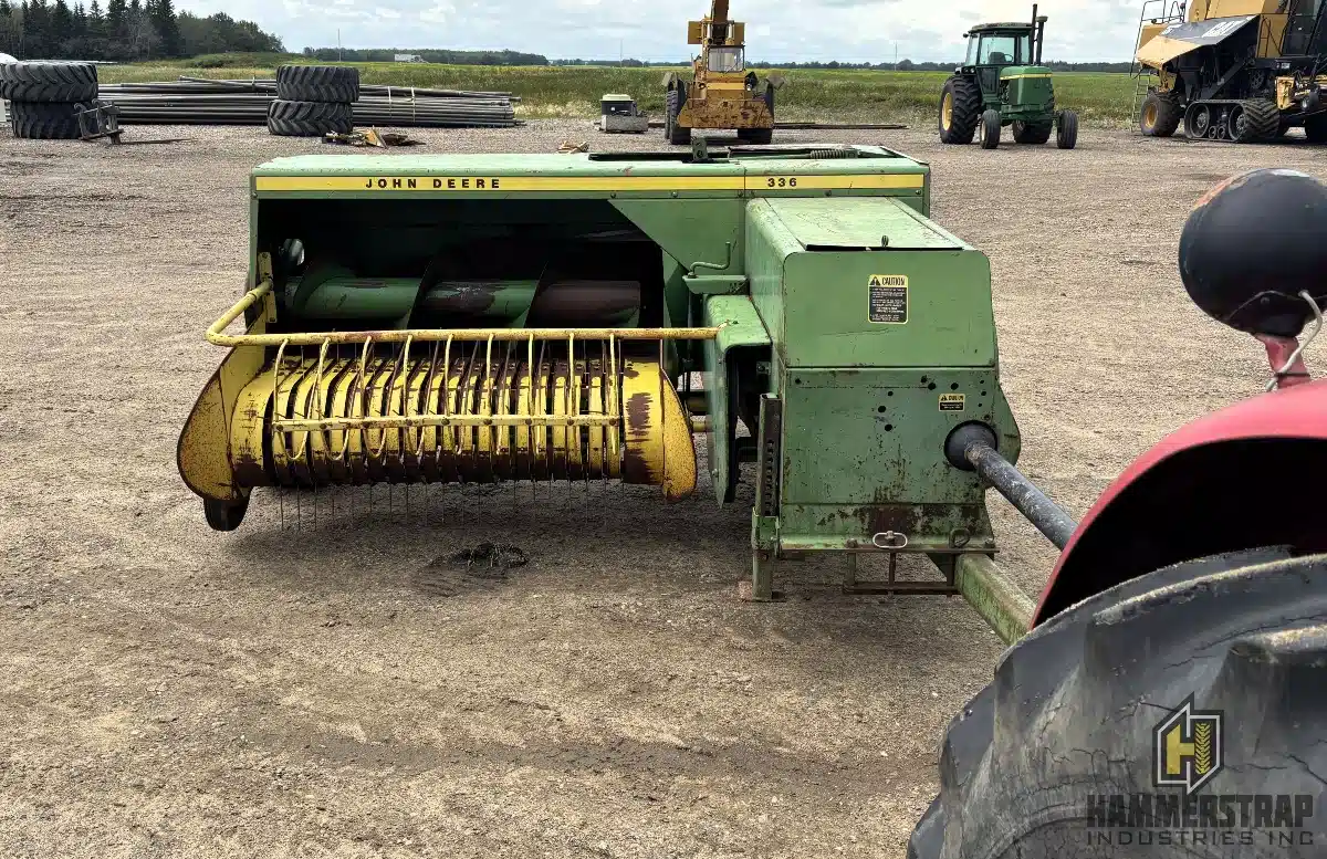 Gallery image 2 for John Deere 336 Square Baler - Small