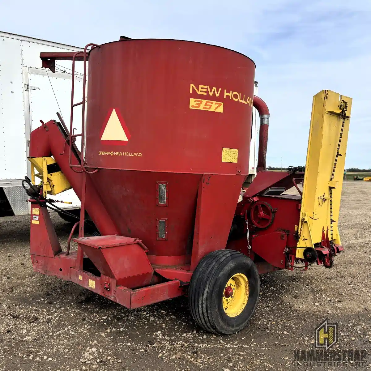 Gallery image 2 for New Holland 357 Grinder Mixer