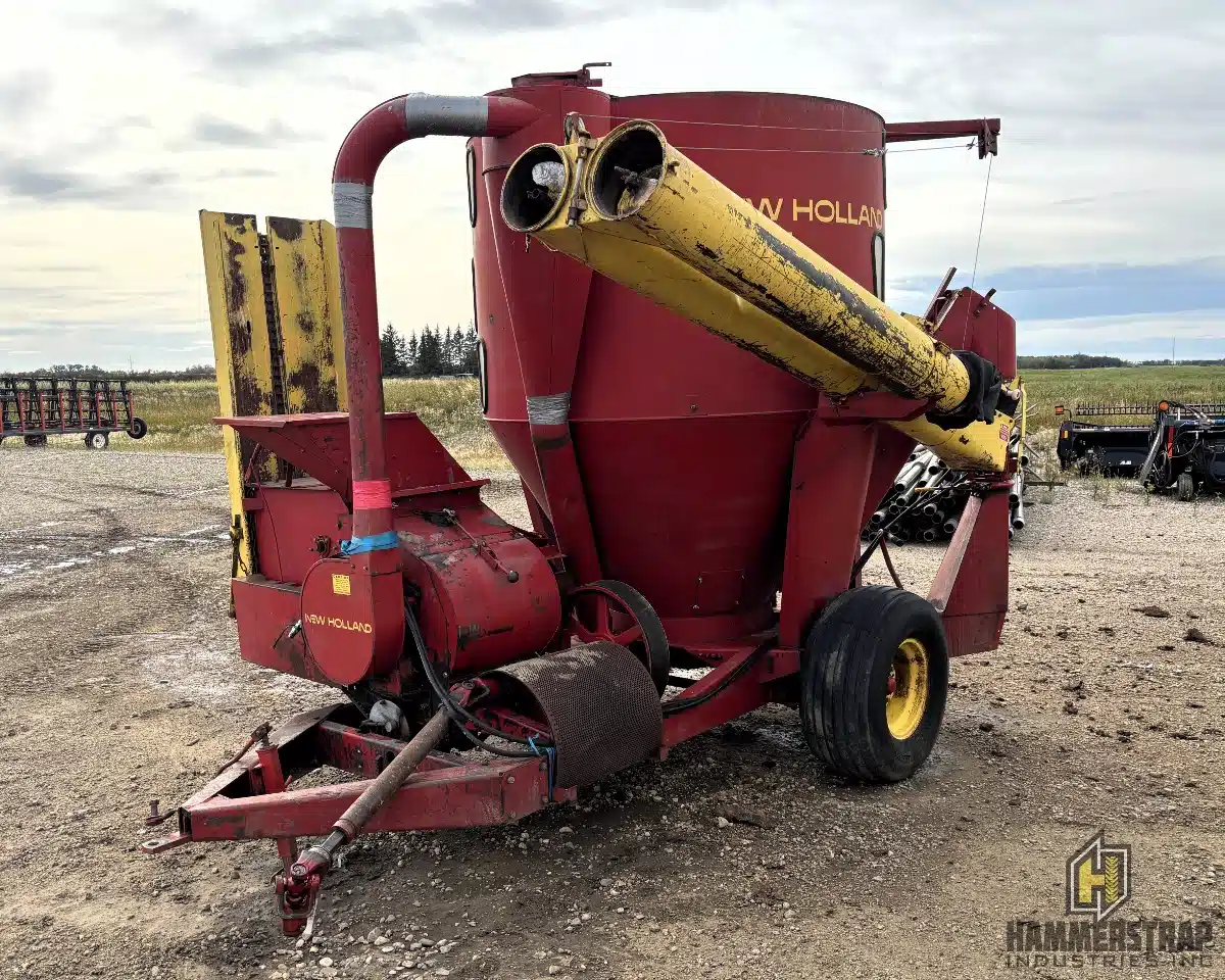 Gallery image 1 for New Holland 357 Grinder Mixer