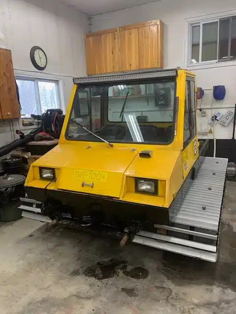 Gallery image 2 for 1995 Bombardier br100 Tractor