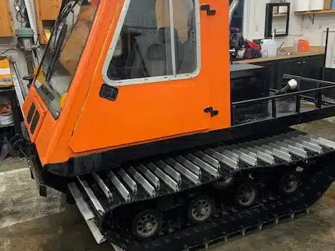 1990 Bombardier br400 Tractor