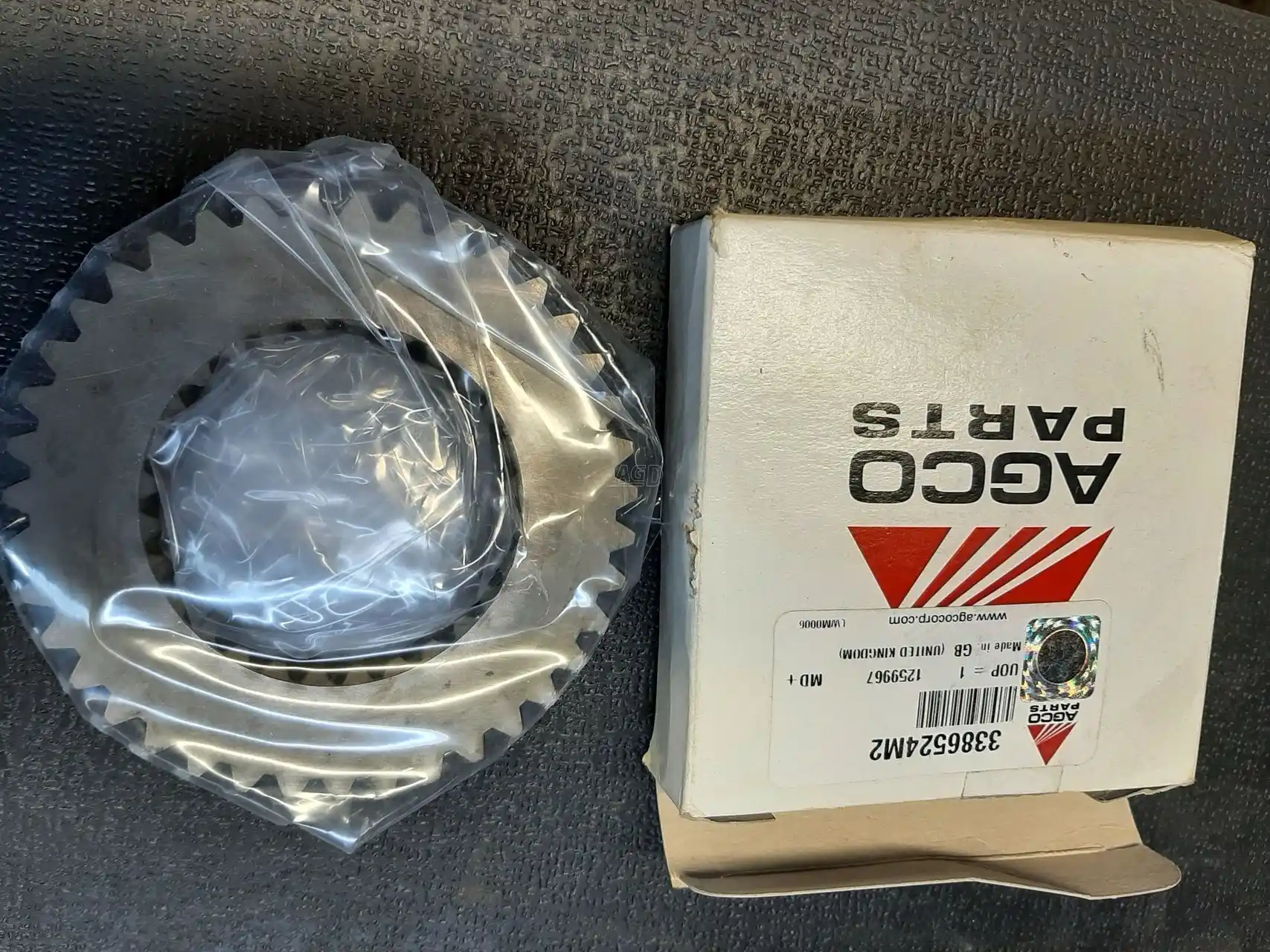 Gallery image 1 for New Massey Ferguson 3386524M2 Parts New-Used