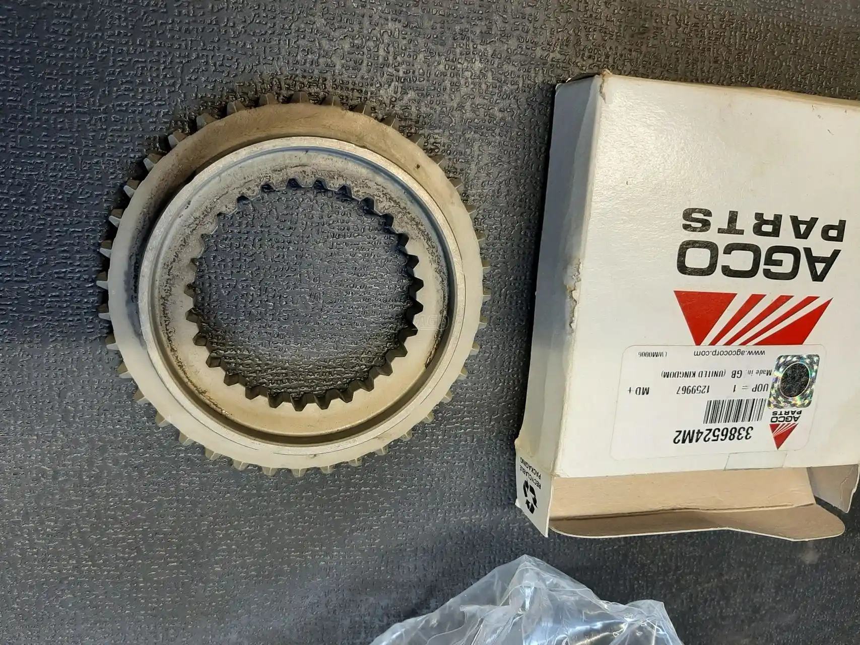 Gallery image 2 for New Massey Ferguson 3386524M2 Parts New-Used