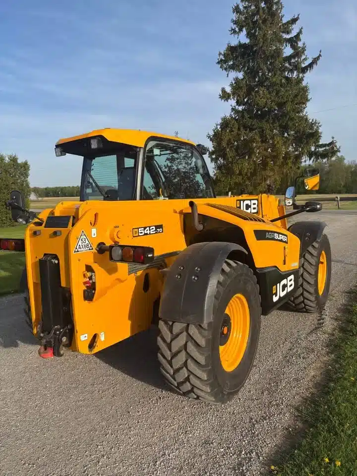 Gallery image 2 for Used 2019 JCB 542-70 TeleHandler