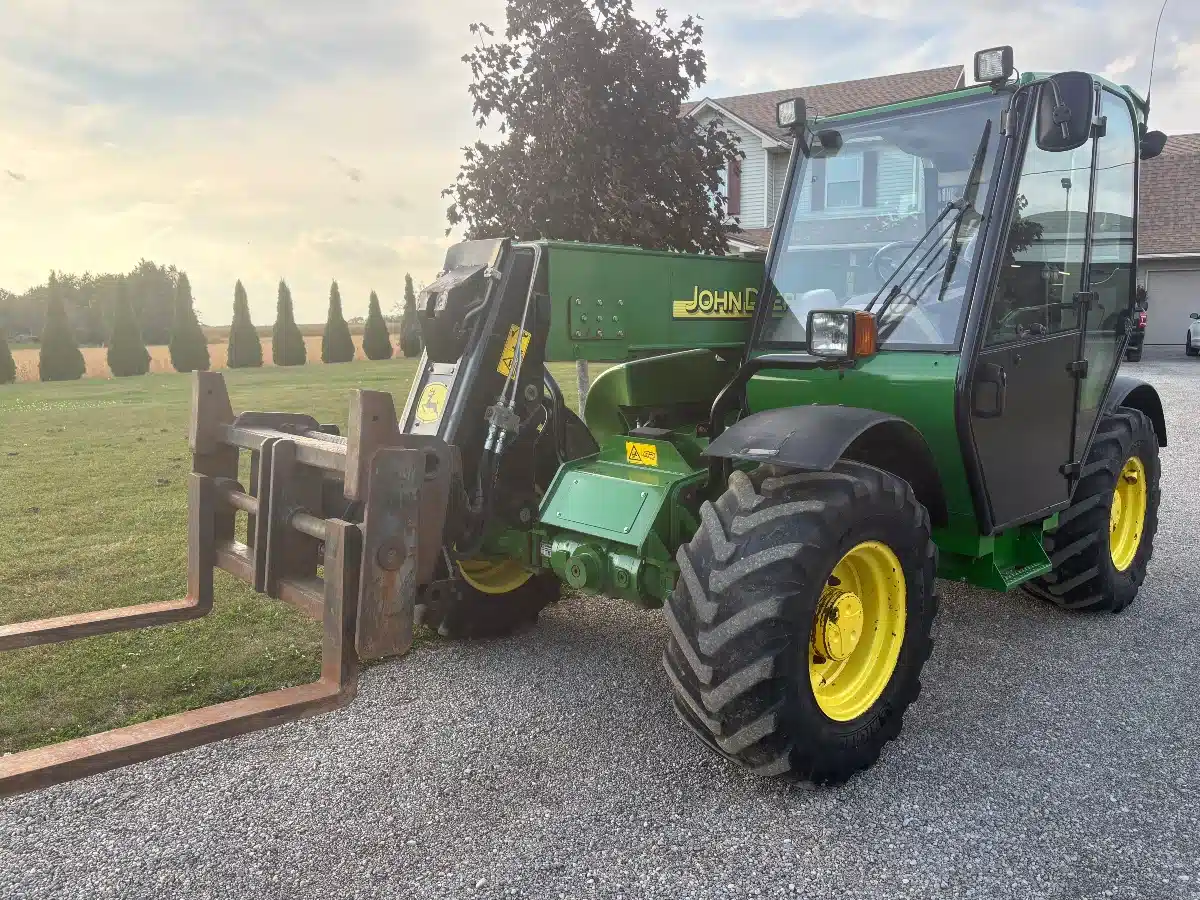 Gallery image 2 for Used 2002 John Deere 3200 TeleHandler