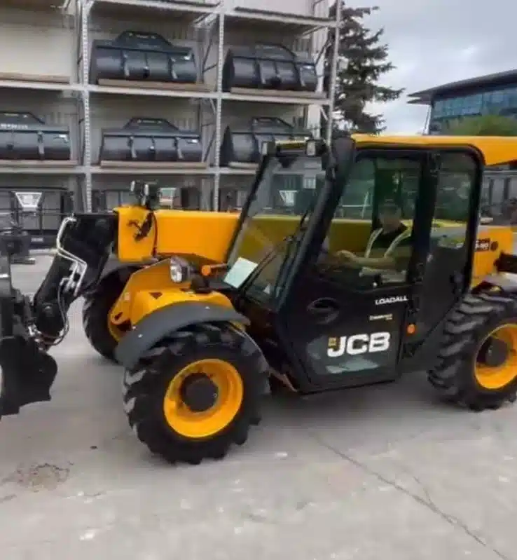 Gallery image 1 for Used 2022 JCB 525-60 TeleHandler