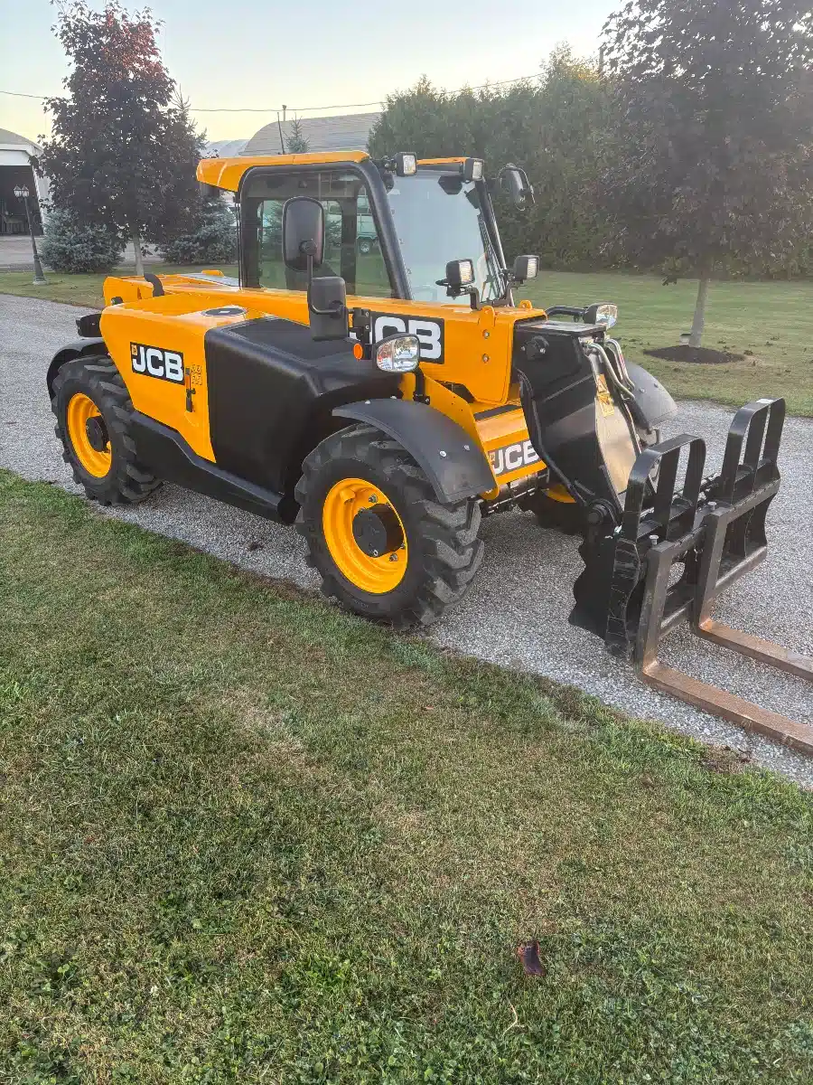 Gallery image 2 for Used 2022 JCB 525-60 TeleHandler