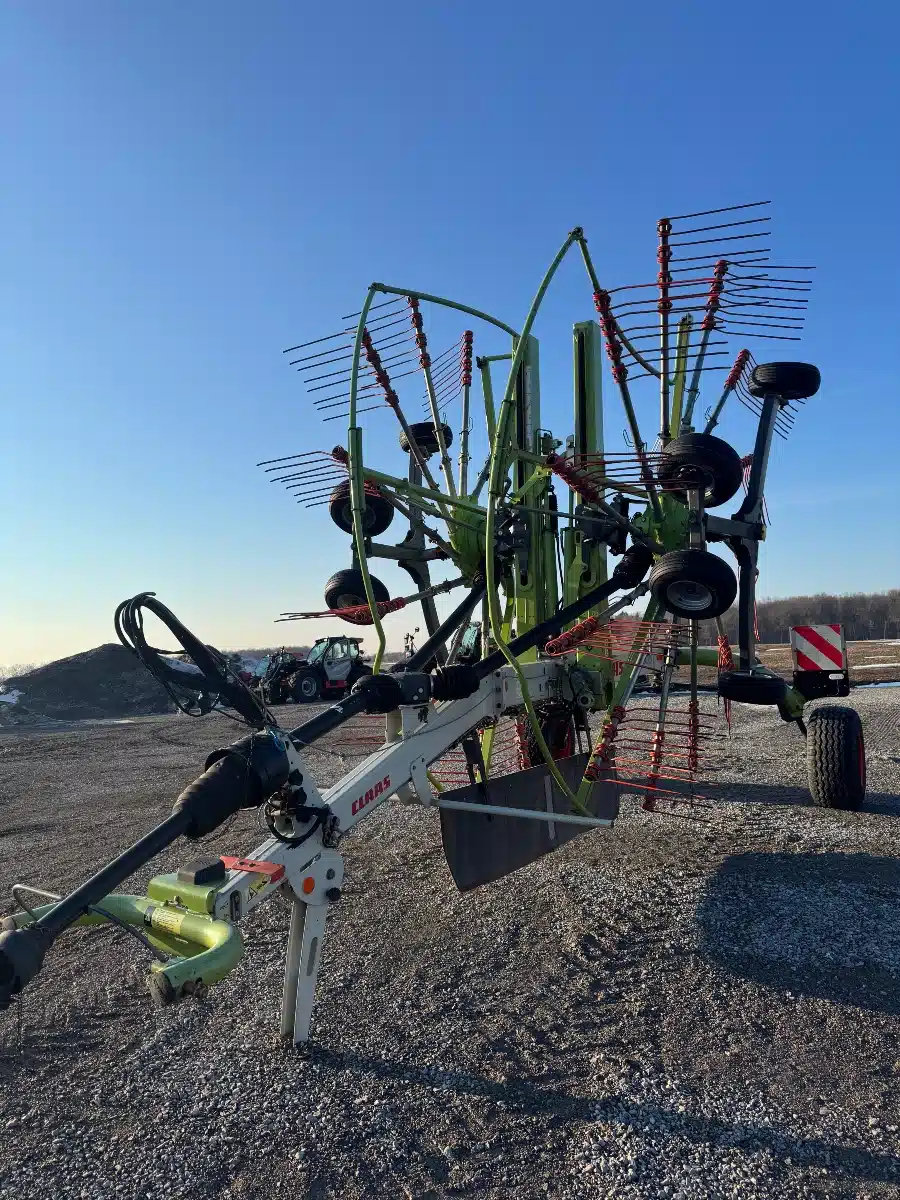 Photo de la Galerie 2 pour CLAAS Claas Liner 2800 râteau