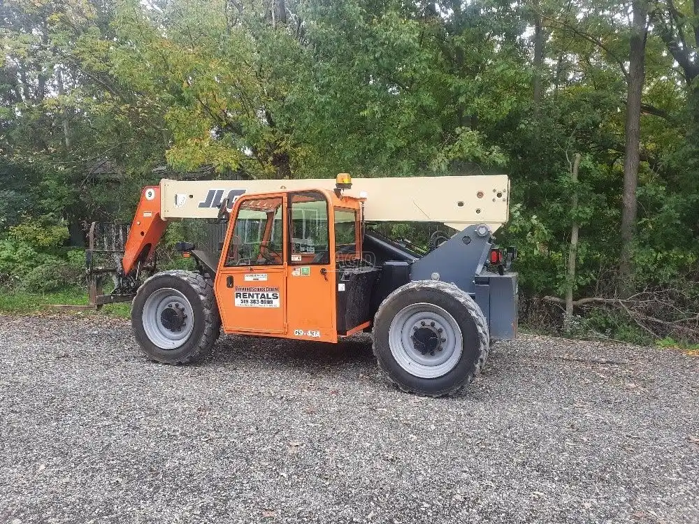Gallery image 2 for Used 2011 JLG G9-43A TeleHandler