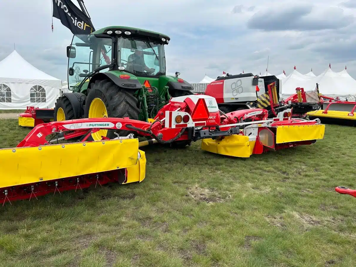 Gallery image 2 for Used 2024 Pottinger NOVACAT V10 Disc Mower