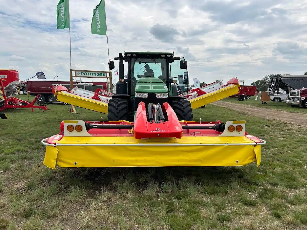 Gallery image 1 for Used 2024 Pottinger NOVACAT V10 Disc Mower
