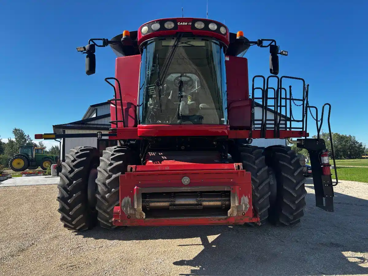 Gallery image 2 for Used 2009 Case IH 8120 Combine