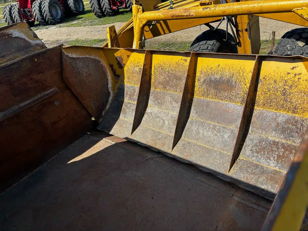 Gallery image 2 for Used 2008 Steiger Torque 13000 Scraper