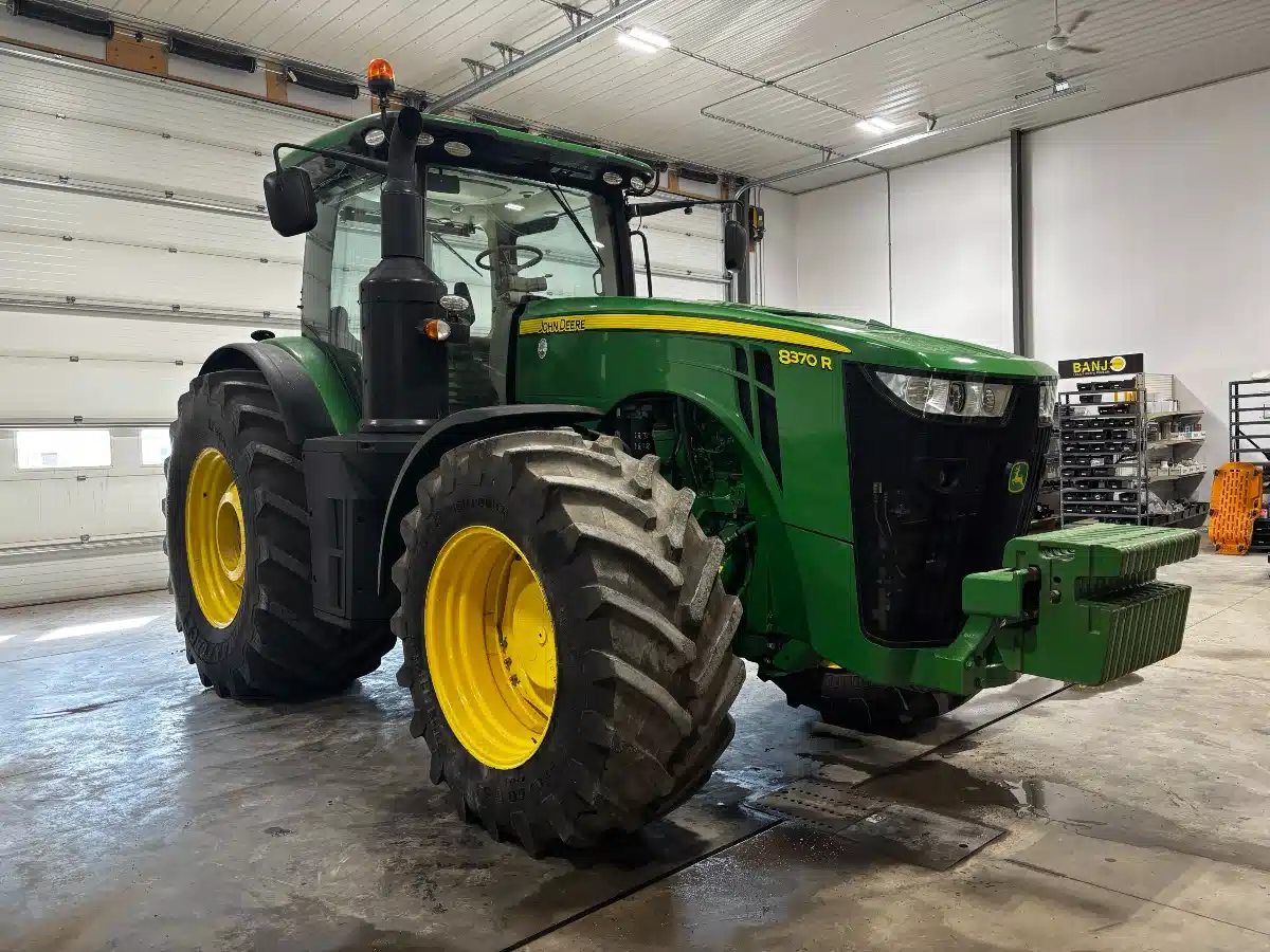Gallery image 1 for Used 2016 John Deere 8370R Tractor