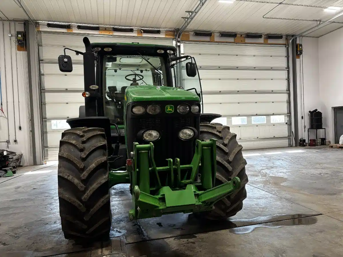 Gallery image 2 for Used 2011 John Deere 8285R Tractor