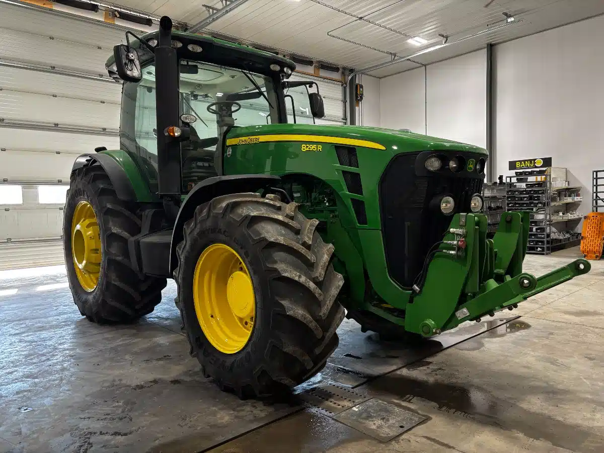 Gallery image 1 for Used 2011 John Deere 8285R Tractor
