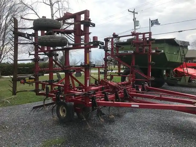 Gallery image 2 for Used Wil-Rich 3400 Cultivator