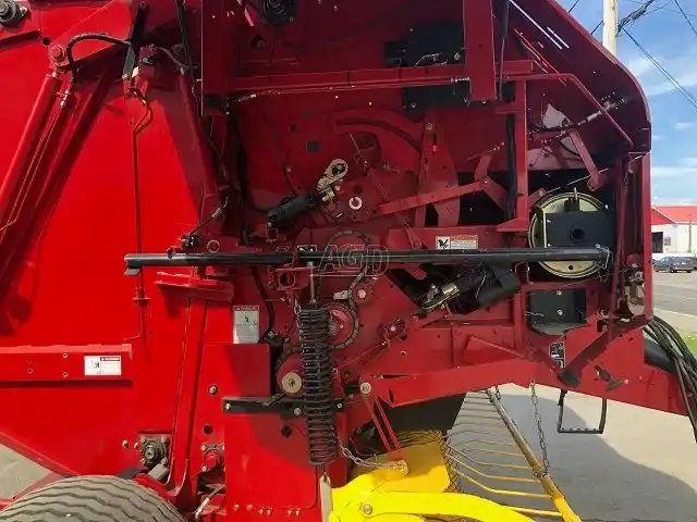 Gallery image 2 for 2008 New Holland BR7060 Round Baler