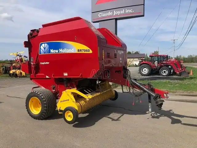 Gallery image 1 for 2008 New Holland BR7060 Round Baler