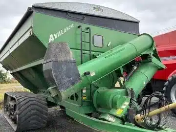 Gallery image 1 for Used Unverferth 1084 Grain Cart