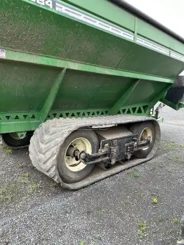 Gallery image 2 for Used Unverferth 1084 Grain Cart