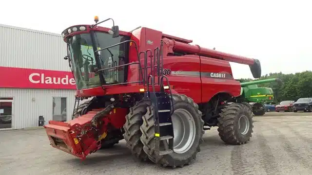 Gallery image 2 for Used 2012 Case IH 7130 Combine