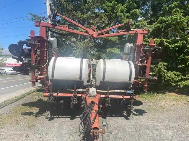 Gallery image 2 for Used White 6100 Planter