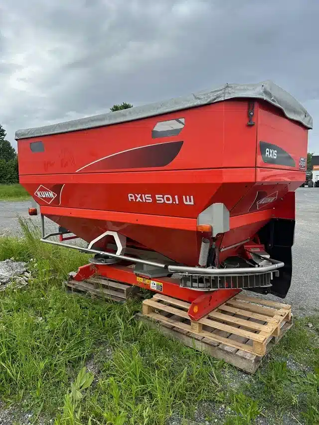 Photo de la Galerie 2 pour 2013 Kuhn AXIS 50.1 épandeur à engrais